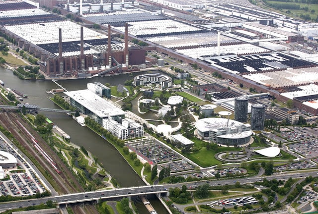 wes-park-und-lagunenlandschaft-autostadt-wolfsburg-16-luftbild_project_images_wide